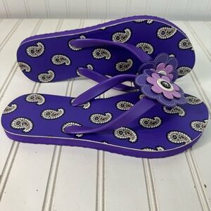Vera Bradley Flip Flops Women's size 7-8 M Simply Violet‎ Paisley